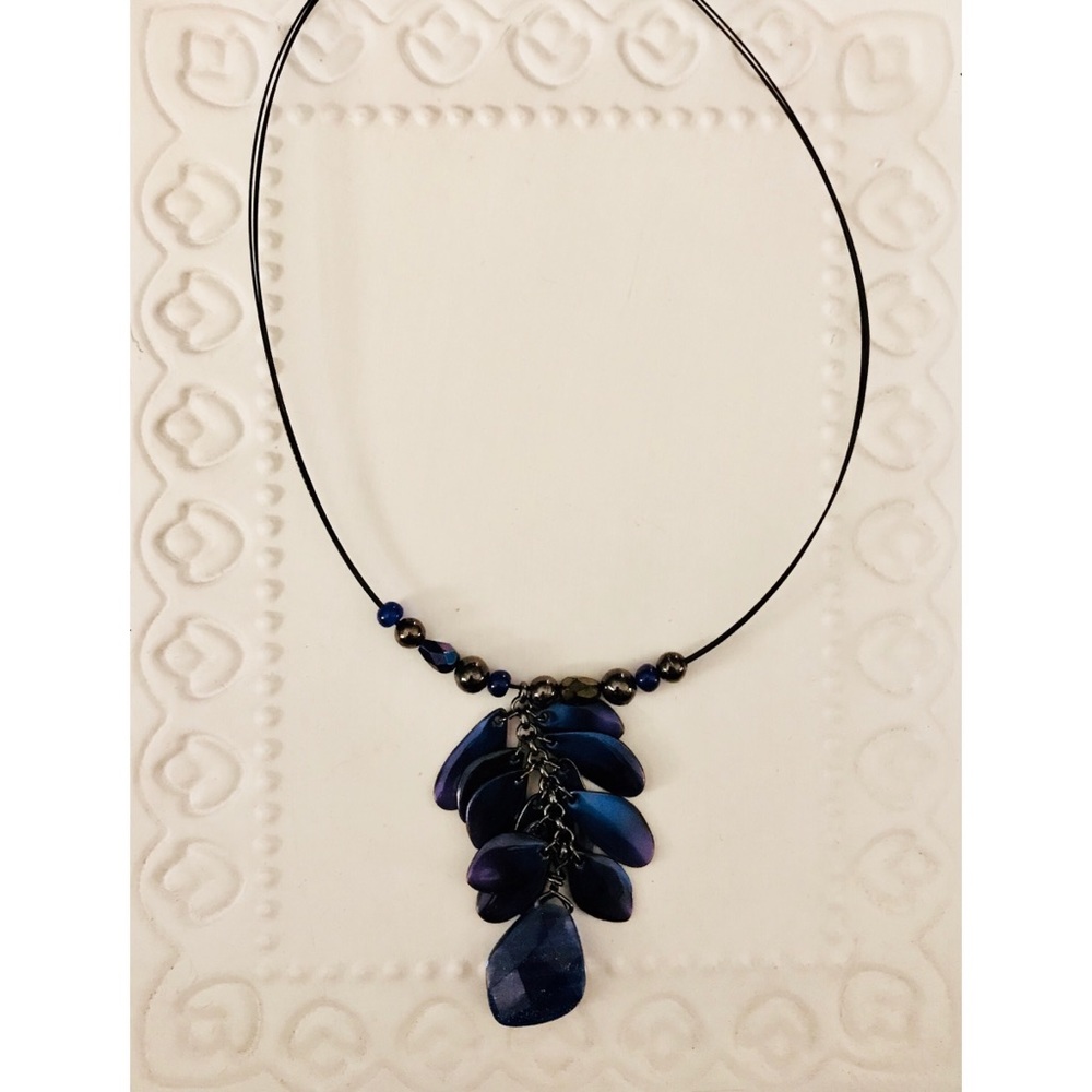 🛍Beautiful iridescent blue necklace